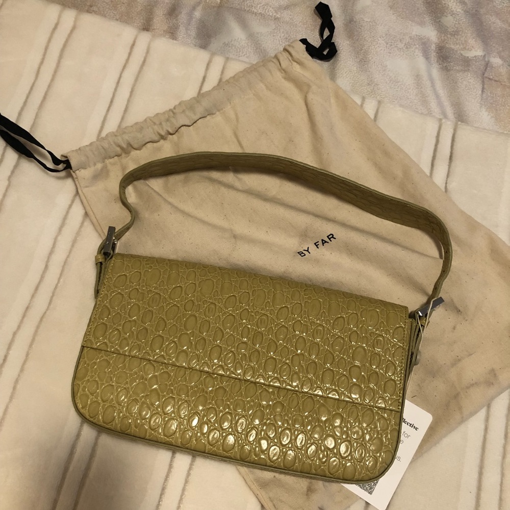 NWOT BY FAR Manu shoulder bag - olive